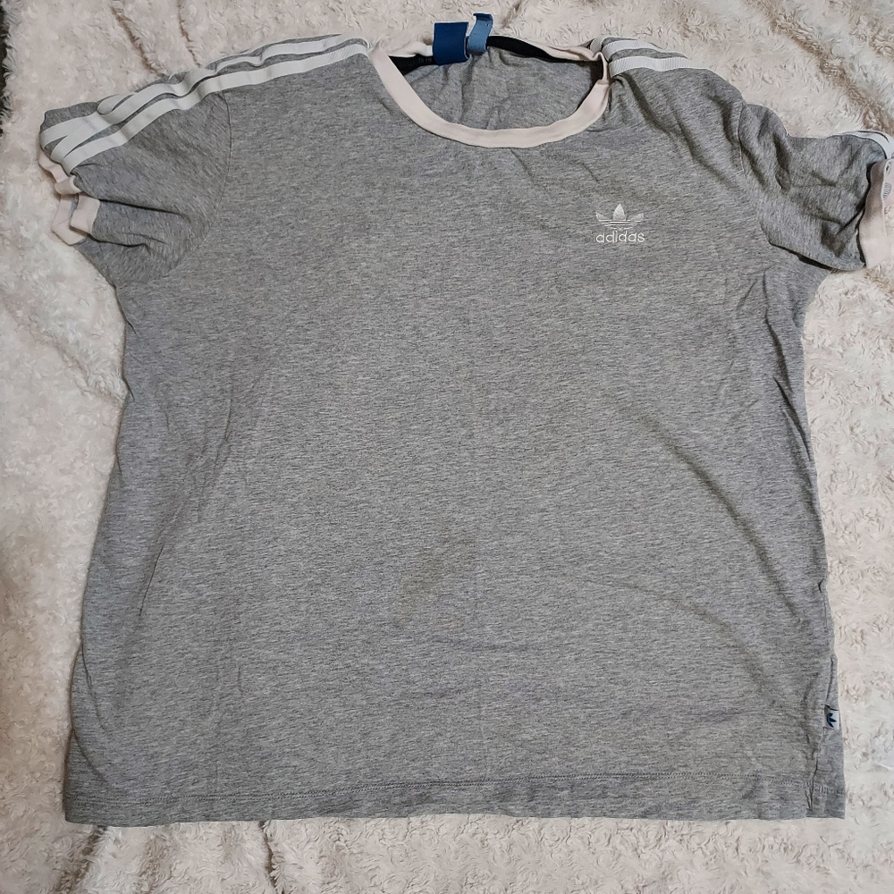 Adidas Trefoil Gray workout top Medium Athletic Casual Minimalist Gym